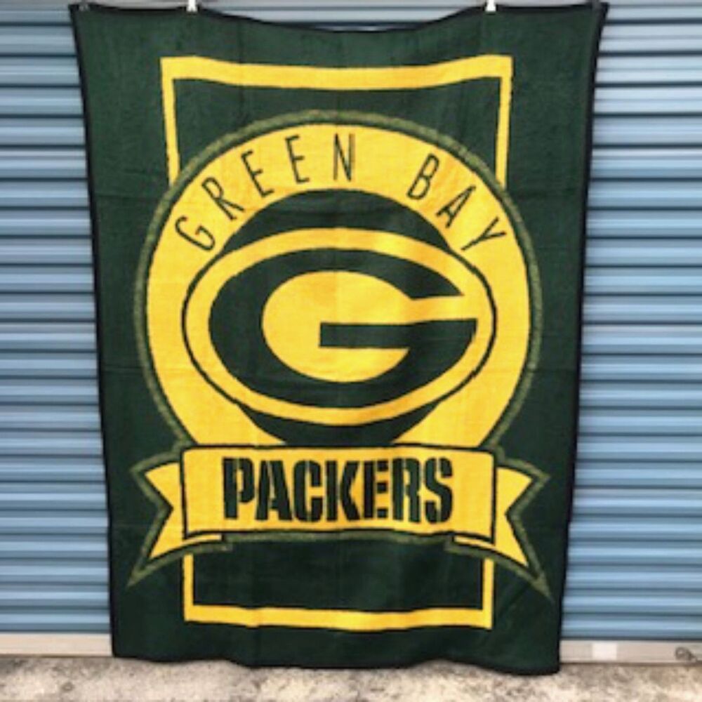 Size: 60'' x 80'' Cozy Plush Throw Blanket . Green Bay Packers . New